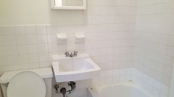 Rented by JMK Realty | media 8