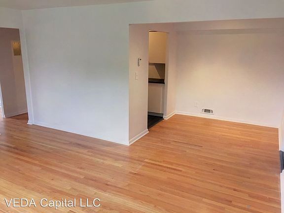 3rd image of 6397 Kingsdale Blvd APT 9
