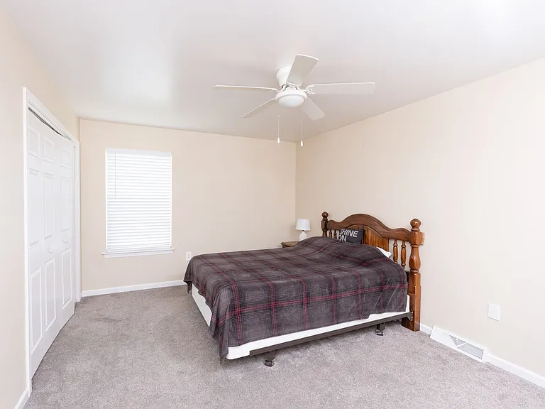 2072 Sheaffer Rd — Photo 18