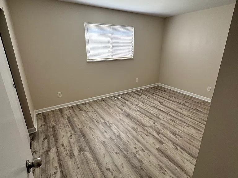2263 Millwood Rd — Photo 15