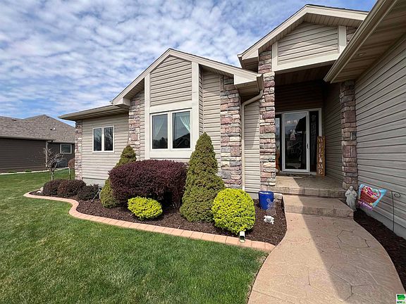 3rd image of 313 Kerri Ln