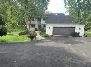 3137 Trenholm Dr, Oakton, VA 22124