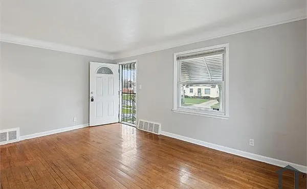 3 bed, $1,850 — Photo 3