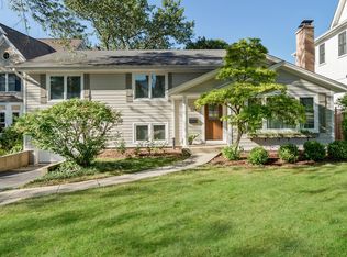 328 Ruby St, Clarendon Hills, IL 60514