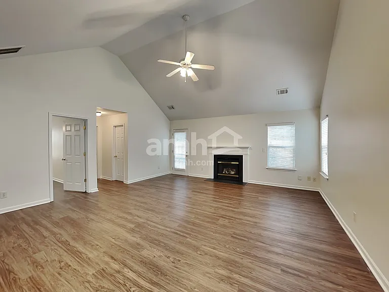 19140 Kanawha Dr — Photo 9