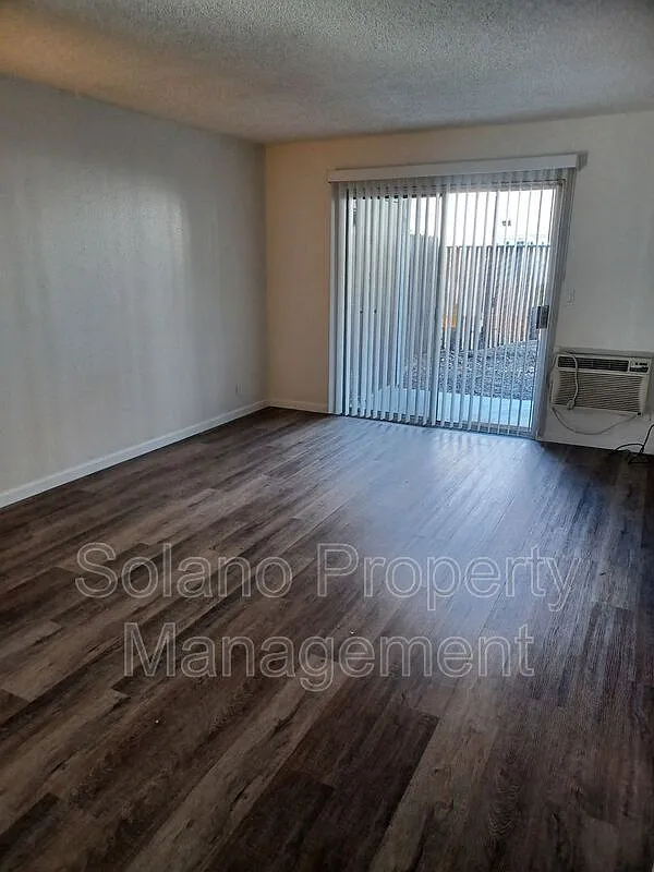 Studio, $1,595 — Photo 1