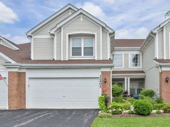 32402 Millard Cir, Warrenville, IL 60555