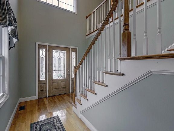 2nd image of 35 Magnavista Dr