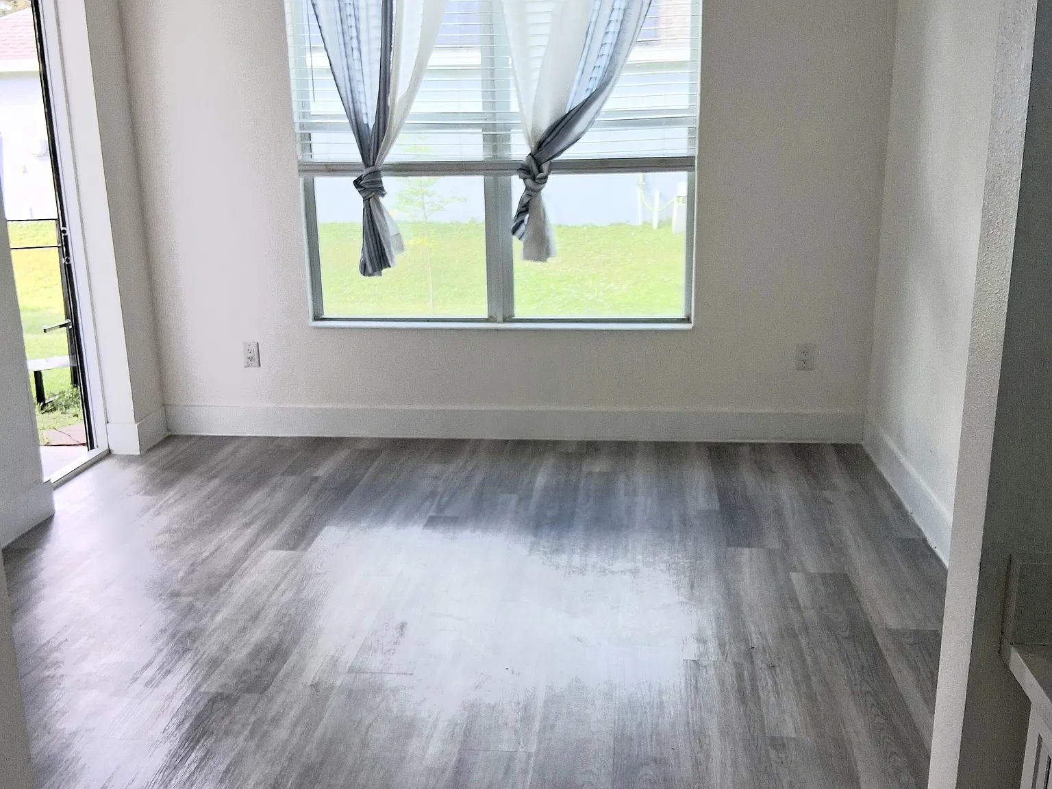 1 bed, 1.5 bath, 2130 sqft, $1,300 — Photo 2