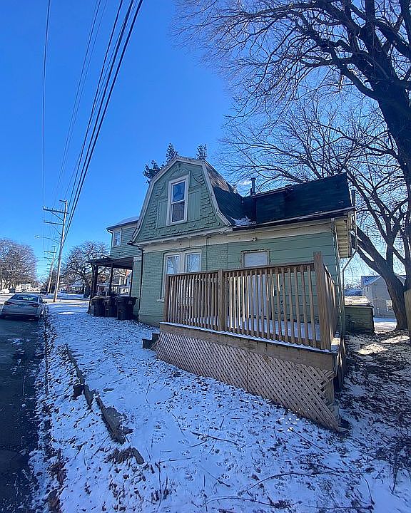 2nd image of 255 W Broadway St