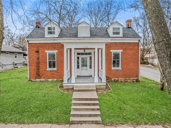 1724 Franklin Ave, Lexington, MO 64067
