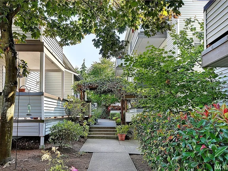 8659 Delridge Way SW #B3 — Photo 5