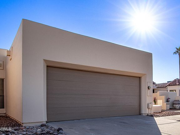 3rd image of 2167 E BISHOP Drive