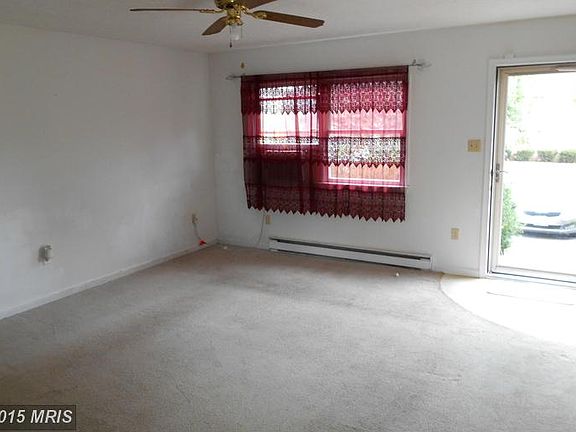 3rd image of 103 Oakmont Cir