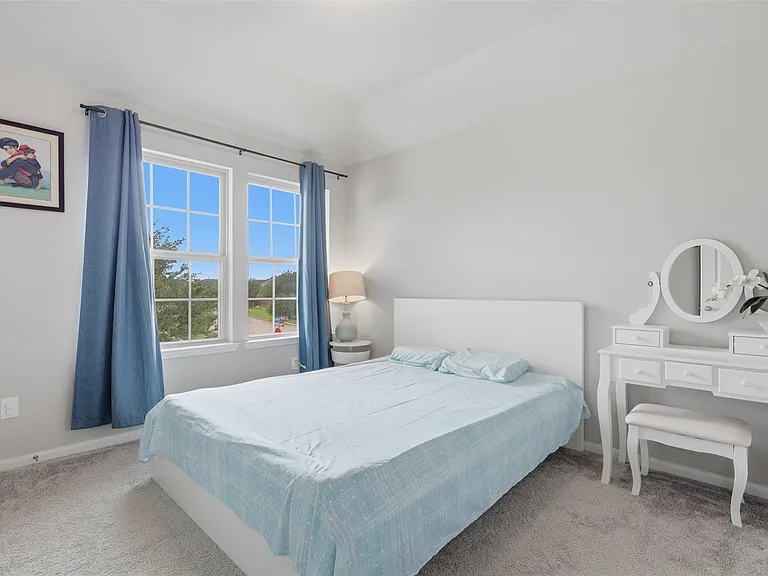 2410 Ginger Mist Ct — Photo 32