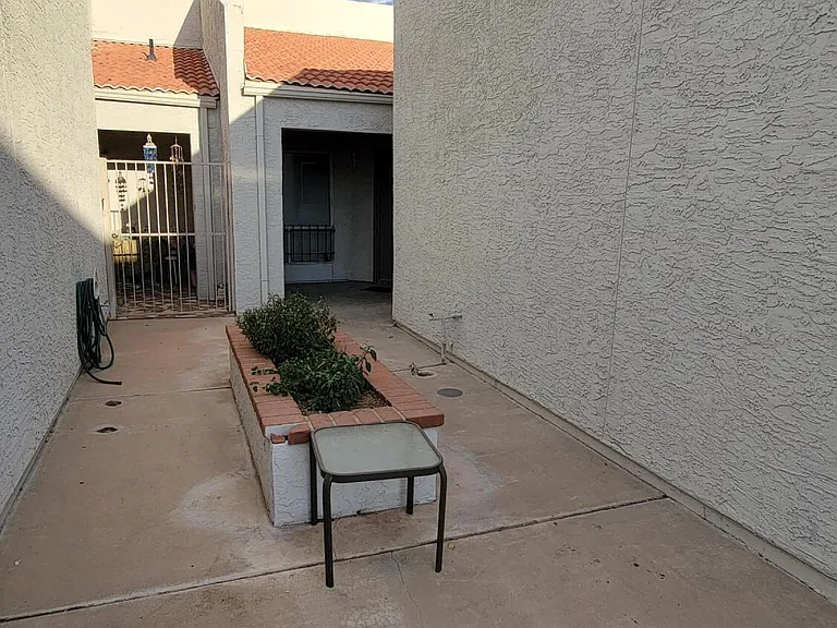 9201 N 47th Dr — Photo 20