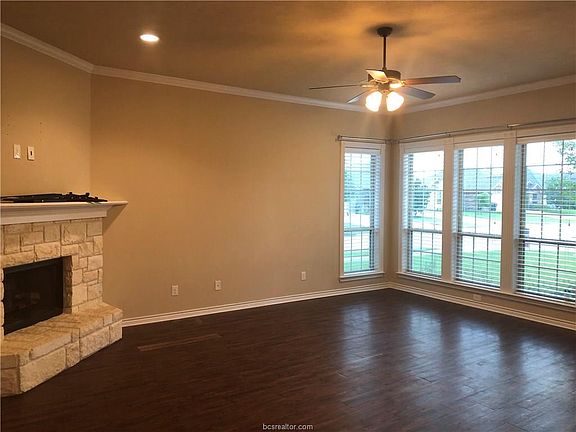 3rd image of 800 Dove Trl