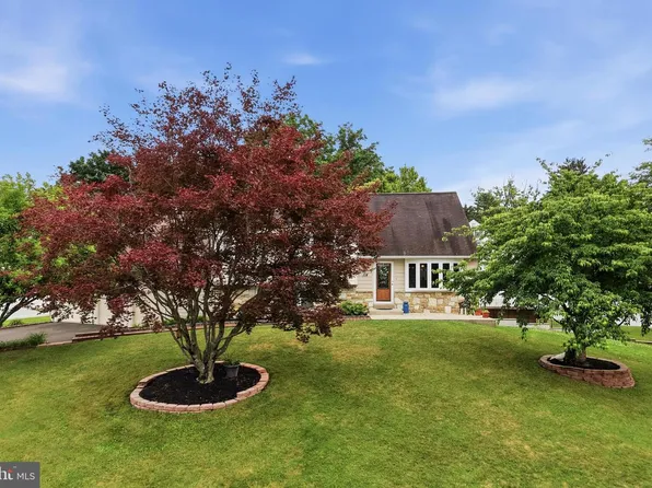 114 Dolly Ln, Chalfont, PA 18914
