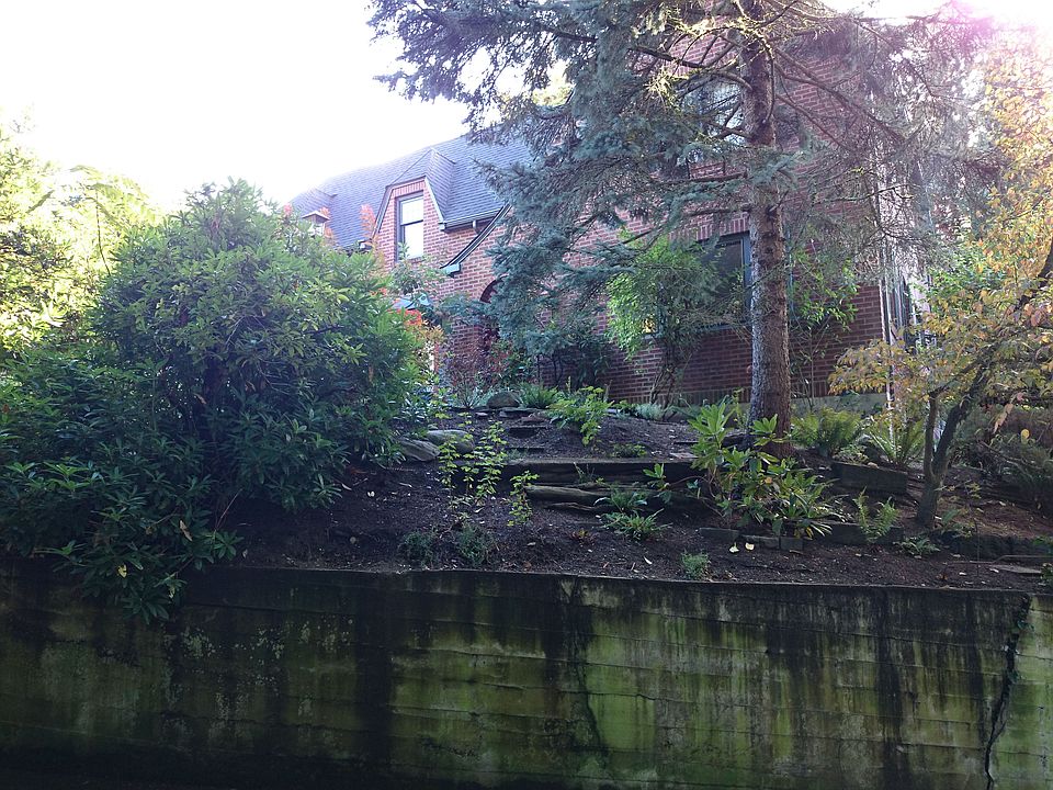 2nd image of 2105 E Interlaken Blvd