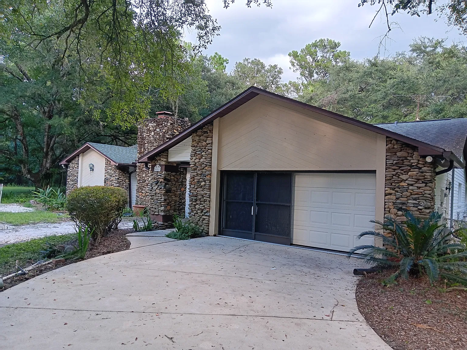 3 bed, 1728 sqft, $2,150 — Photo 3