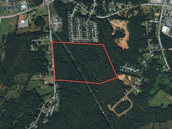 6th St SE, Hickory, NC 28602