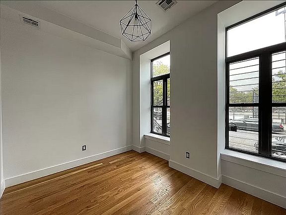 3rd image of 46 Hancock St APT 1F
