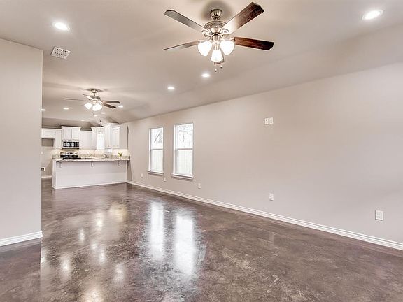4th image of 1105 Cedar Ave