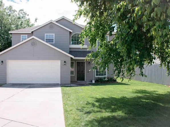 2711 S Huntington Ct, Kennewick, WA 99337