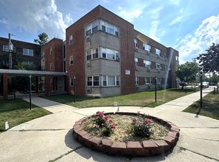 2409 W Balmoral Ave APT 3F, Chicago, IL 60625