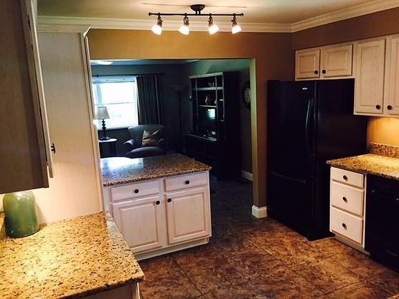 4th image of 859 Briddlewood St