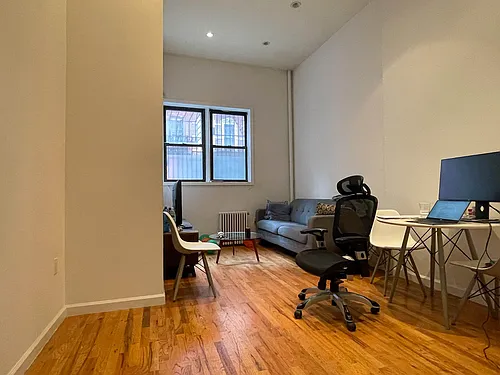 166 Suffolk St #B Photo 1