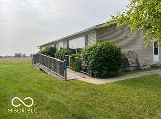 135 Sunset Ct, Cicero, IN 46034