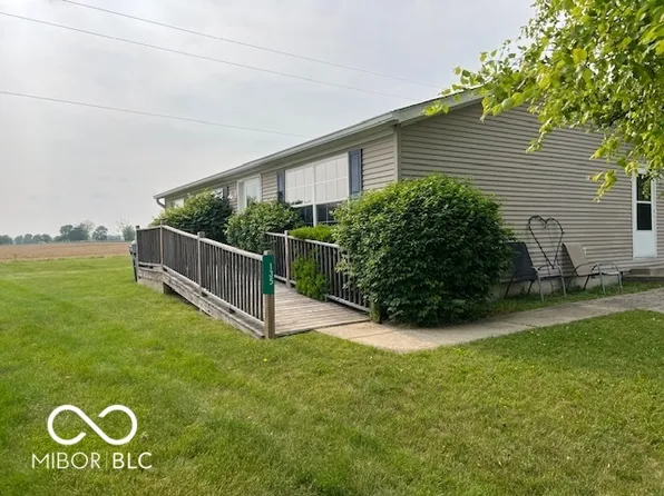 135 Sunset Ct, Cicero, IN 46034