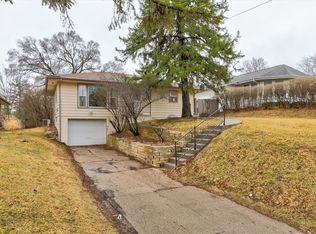 412 Ashworth Rd, West Des Moines, IA 50265