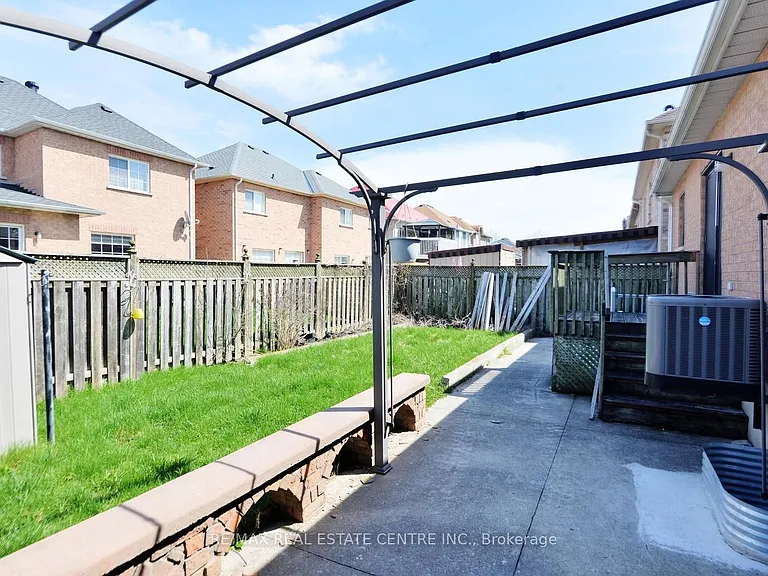 10 Sheldon Dr — Photo 28