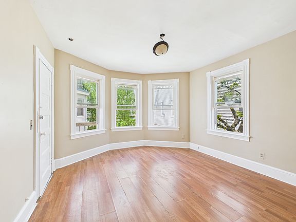 2nd image of 70 Goddard St Floor 2
