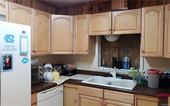 3rd image of 11 Woodland Dr