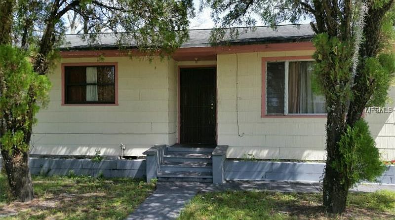 1st image of 701 Pecan Ave