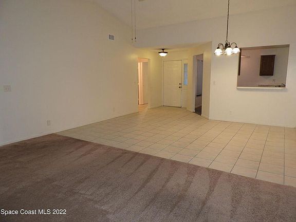 3rd image of 797 White Pine Ave