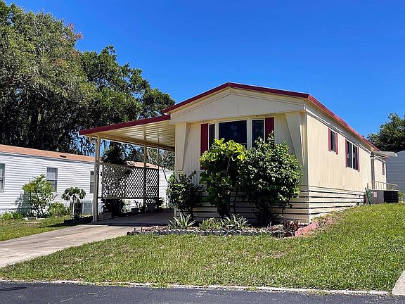 3rd image of 573 Hawkins Cir