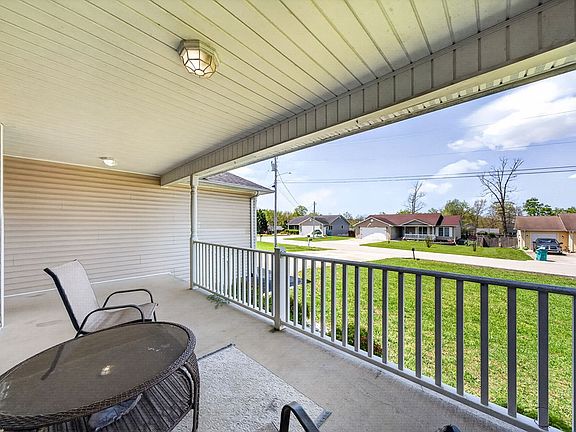 4th image of 36 Hunter Dr