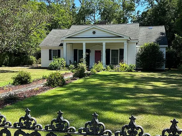 524 W Church St, Bishopville, SC 29010