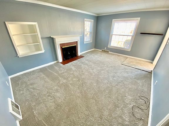 5th image of 2117 E Chandler Ave