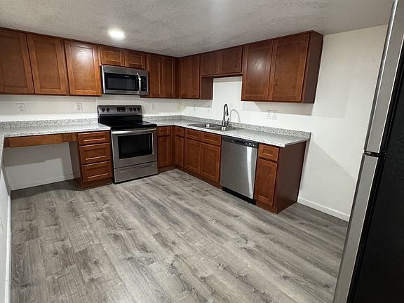 2nd image of 2330 W Belmont Ave APT 7