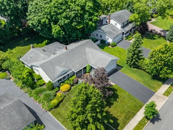 438 Red Birch Ct, Ridgewood Village, NJ 07450