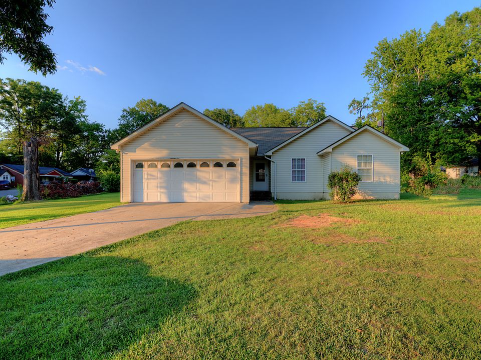 1st image of 847 Clinton Dr