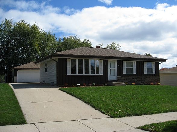 1st image of 7466 S Chapel Dr