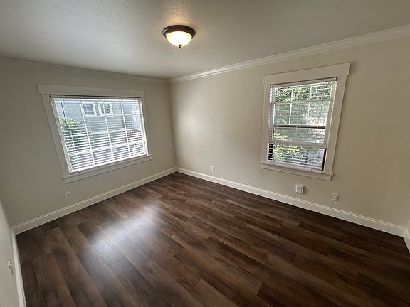 3rd image of 912 Carolina St #5