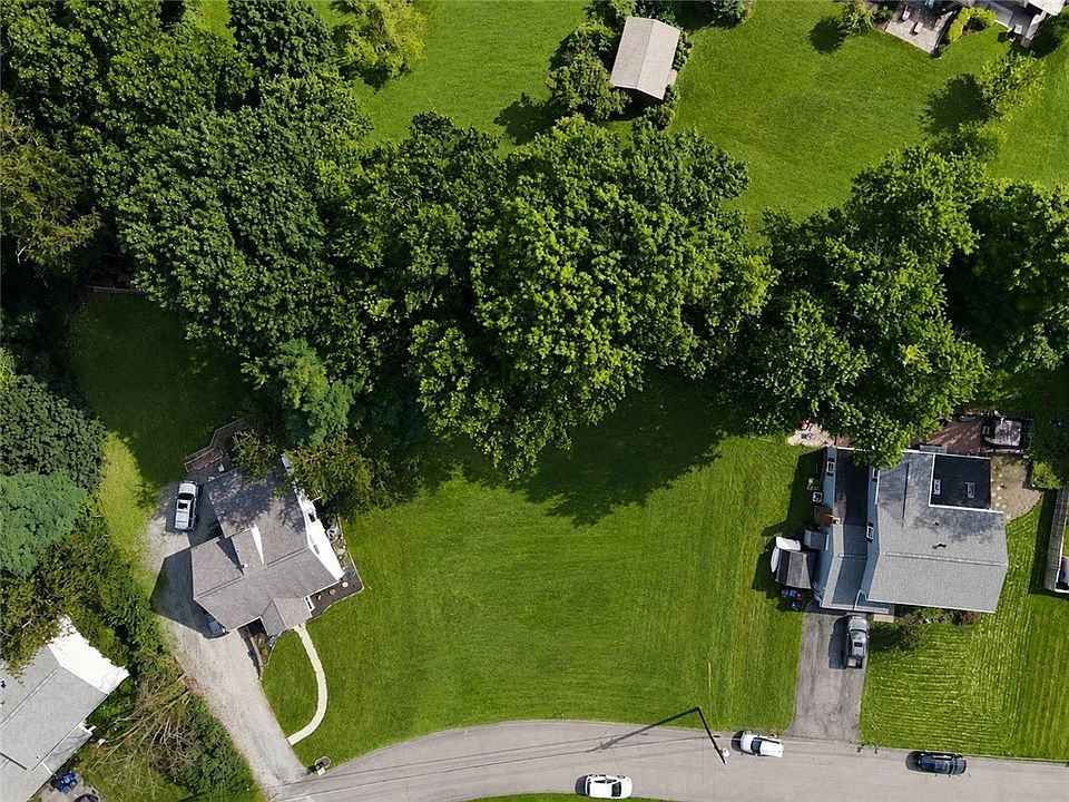 1st image of 128 Lansdowne Dr