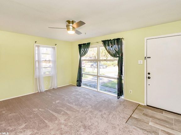 5th image of 952 W Tanglewood Dr